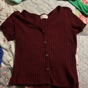 free kisses button crop top